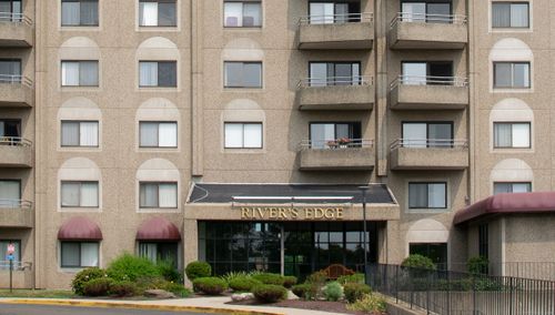 apt-802-111 Dekoven Dr, Middletown, CT, 06457-3464 | Card Image