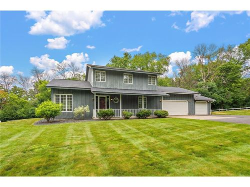 698 Badlands Rd, Hudson, WI, 54016-7610 | Card Image