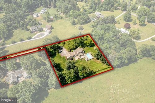 937 Jaine Ln, CHESTER SPRINGS, PA, 19425-3014 | Card Image