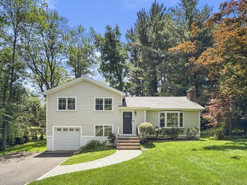 7 Ambler Rd W, Westport, CT, 06880-3935 | Card Image