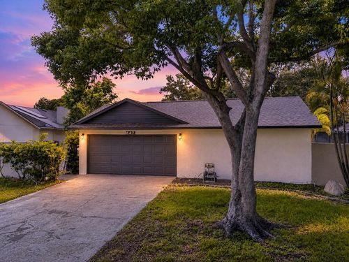 647 Bonnie Blvd, PALM HARBOR, FL, 34684-3906 | Card Image