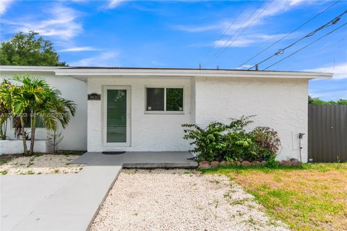 3632-3632 Nw 194th Ter, Miami Gardens, FL, 33056 | Card Image