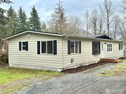22513 S Forest Loop Rd, Granite Falls, WA, 98252-9806 | Card Image