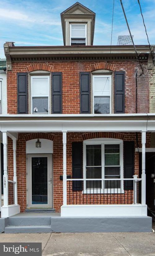 127 Walnut St, CARLISLE, PA, 17013-3836 | Card Image
