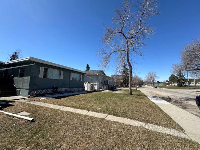 435 &amp; 437 55 Avenue Sw, Home with 6 bedrooms, 4 bathrooms and 4 parking in Calgary AB | Image 16