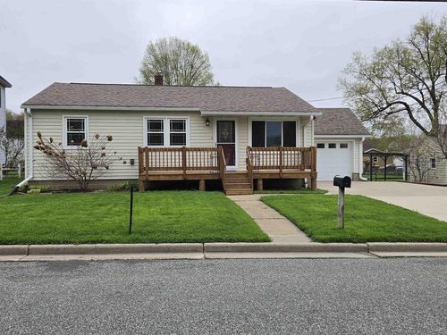 165 E 8th St, RICHLAND CENTER, WI, 53581-1412 | Card Image