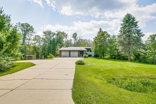 7705 208th St N, Forest Lake, MN, 55025-9672 | Card Image