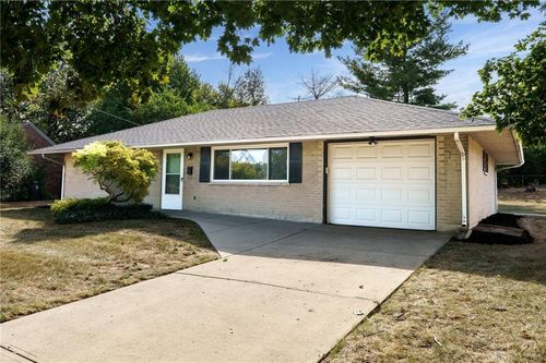1524 Hillwood Dr, Dayton, OH, 45439-2522 | Card Image