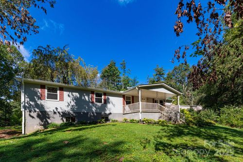 38 Mountainberry Ln, Fairview, NC, 28730-8529 | Card Image