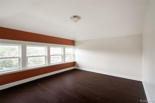 2202 Lothrop St, Detroit, MI, 48206-2672 | Card Image