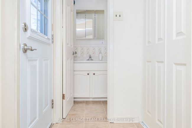 24 Ellery Cres, House other with 3 bedrooms, 2 bathrooms and 4 parking in Nepean ON | Image 10