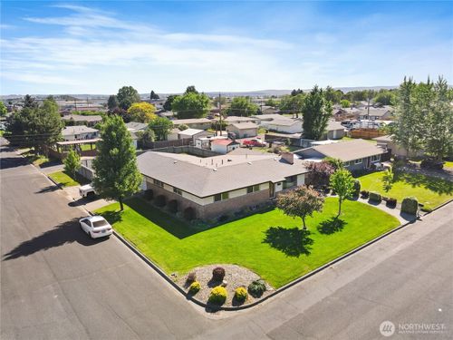 1156 E Elm St, Othello, WA, 99344-1641 | Card Image