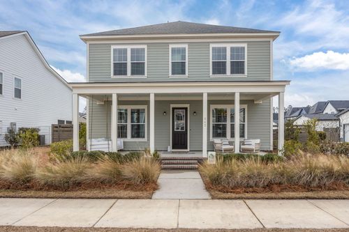 643 Blueway Ave, Summerville, SC, 29486-5410 | Card Image