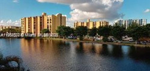 8-4707 Nw 7th St, Miami, FL, 33126-2260 | Card Image