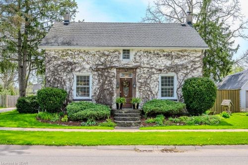 821 Watson Rd S, Arkell, ON, N0B1C0 | Card Image