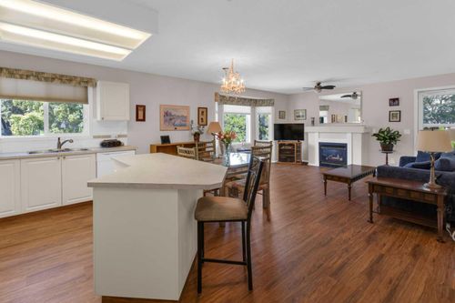 203-2850 51 Street Sw, Calgary, AB, T3E6S7 | Card Image