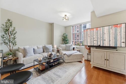 323-1021 N Garfield St, ARLINGTON, VA, 22201-2559 | Card Image