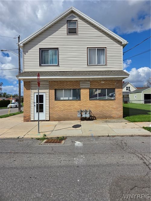 130 Crocker St, Buffalo, NY, 14212-2320 | Card Image