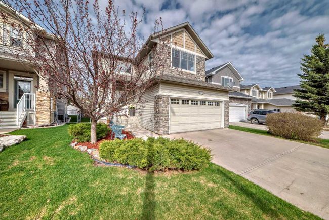 2513 Coopers Circle Sw, Home with 4 bedrooms, 3 bathrooms and 4 parking in Airdrie AB | Image 1