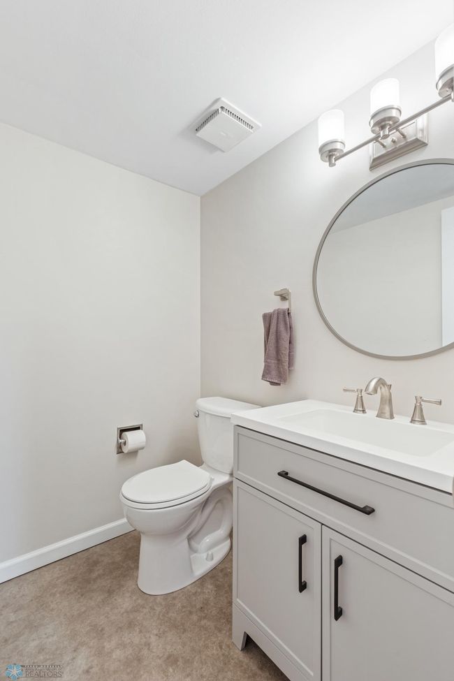 Bathroom 2 | Image 19
