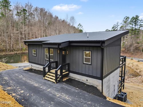 4305 Lakeshore Ave, Sevierville, TN, 37876-9062 | Card Image