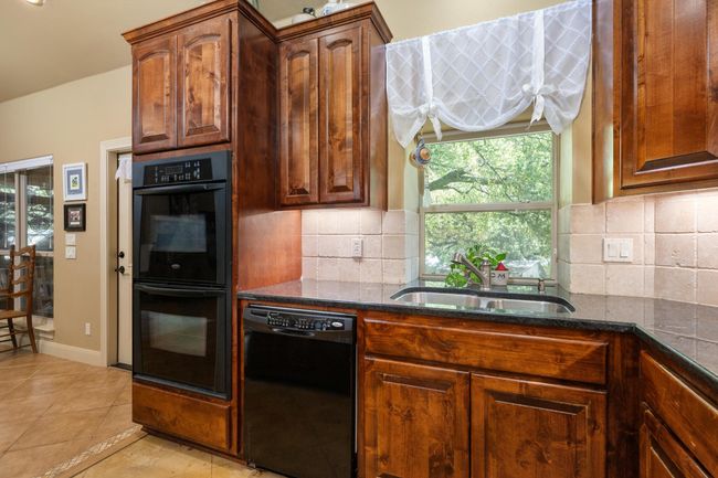 523 County Road 136 A, House other with 3 bedrooms, 3 bathrooms and null parking in Kingsland TX | Image 11
