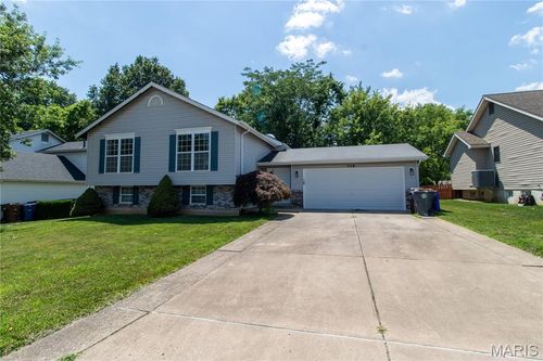 114 Green Forest Estates Dr, Saint Peters, MO, 63376-1964 | Card Image