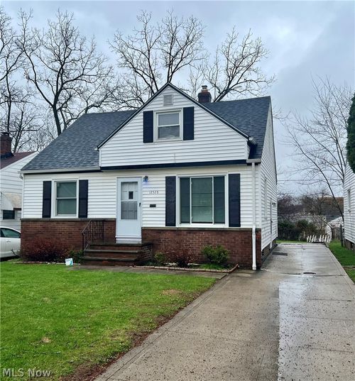 12328 Park Knoll Dr, Garfield Heights, OH, 44125-1720 | Card Image