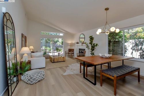 21 Ulster Pl, Alameda, CA, 94502-7719 | Card Image