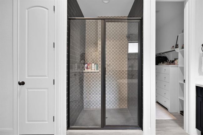 Master bedroom has 2 separate walk-in closets. | Image 22