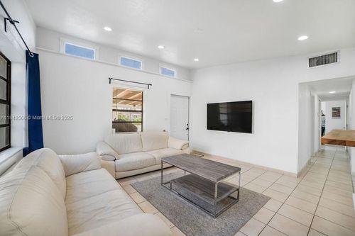 8320 Sw 43rd Ter, Miami, FL, 33155-4219 | Card Image