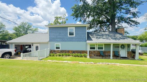 1060 Lakeside Dr, Fort Towson, OK, 74735-5005 | Card Image