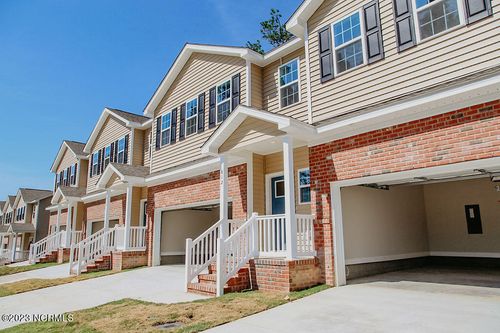 816 Ducks Lndg, Aberdeen, NC, 28315-1501 | Card Image
