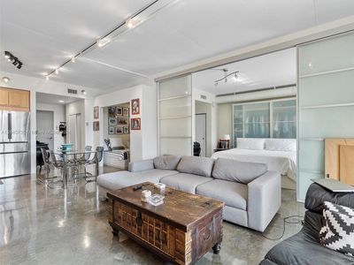 306 - 2001 Meridian Ave, Condo with 1 bedrooms, 1 bathrooms and null parking in Miami Beach FL | Image 1