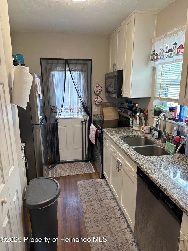 Kitchen | Image 9