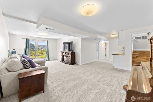 2081 State Route 153, House other with 4 bedrooms, 3 bathrooms and 4 parking in Carlton WA | Image 22
