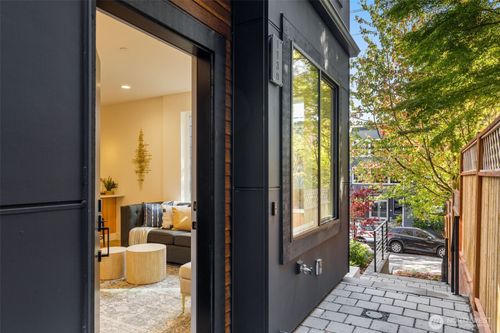 b-113 24th Ave E, Seattle, WA, 98112-5401 | Card Image