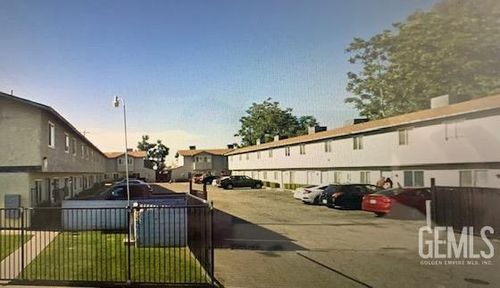 124 White Lane, Bakersfield, CA, 93307 | Card Image