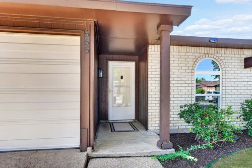 555 Hawthorne Dr, Allen, TX, 75002-4022 | Card Image