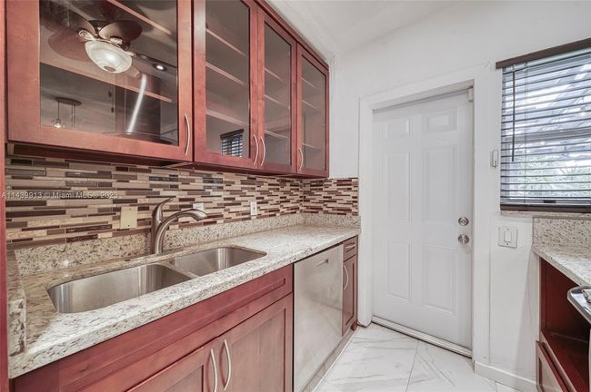 0 - 420 Nw 104th Ter, House other with 3 bedrooms, 2 bathrooms and null parking in Miami FL | Image 7