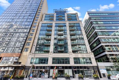 803 - 263 Wellington St W, Condo with 1 bedrooms, 1 bathrooms and null parking in Toronto ON | Image 1