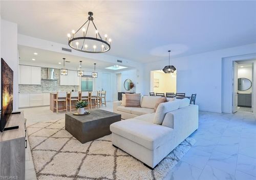 243-1115 Central Ave, NAPLES, FL, 34102-6252 | Card Image