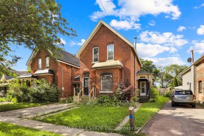 104 Grand River Ave, House other with 3 bedrooms, 1 bathrooms and 1 parking in Brantford ON | Image 1