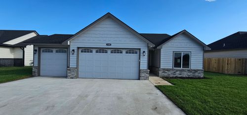 1520 E Appleton St, Valley Center, KS, 67147-4744 | Card Image