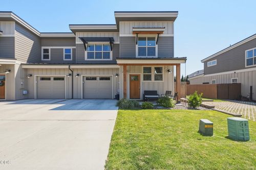 3622 Badger Ave, Redmond, OR, 97756-7286 | Card Image
