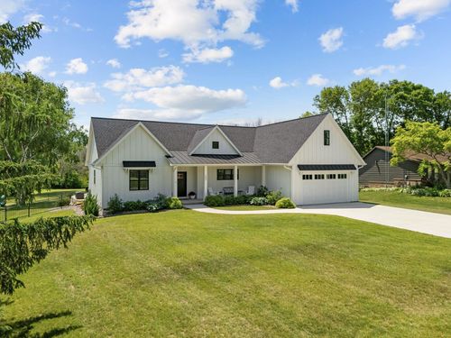 383 Palmer Avenue, Green Lake, WI, 54941 | Card Image