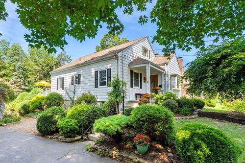 7 Brookmoor Rd, West Hartford, CT, 06107-3104 | Card Image