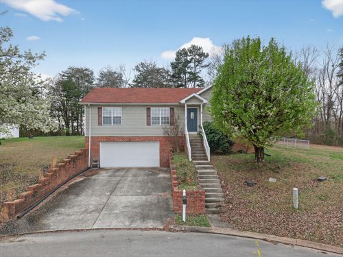 8927 Wings Way, Hixson, TN, 37343-1225 | Card Image