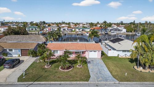 4927 Forestay Ct, New Port Richey, FL, 34652-4422 | Card Image