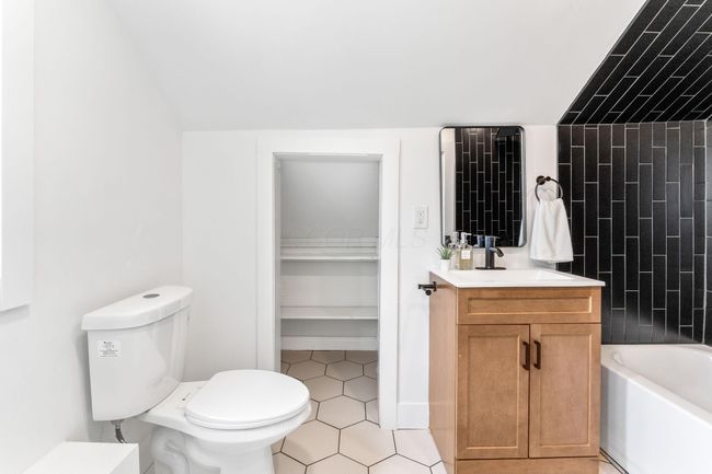 206 W Columbus St, House other with 4 bedrooms, 2 bathrooms and null parking in Lithopolis OH | Image 28